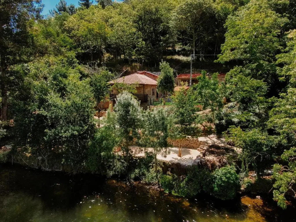 Casa Escondida Aveiga