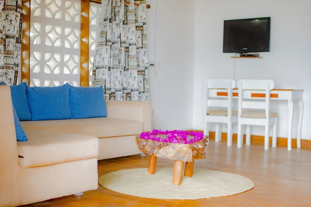 Bahari Beach Castle Lodge