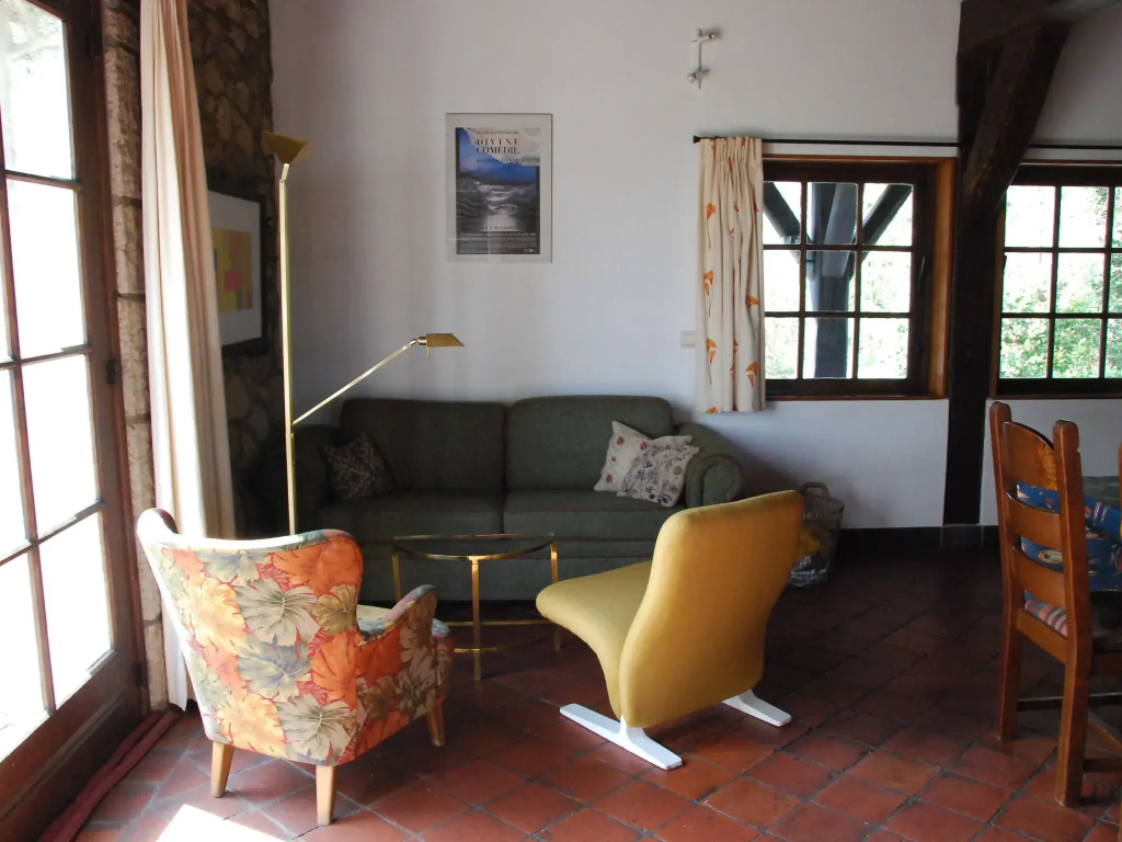 Large hunting lodge with enormous beautiful garden