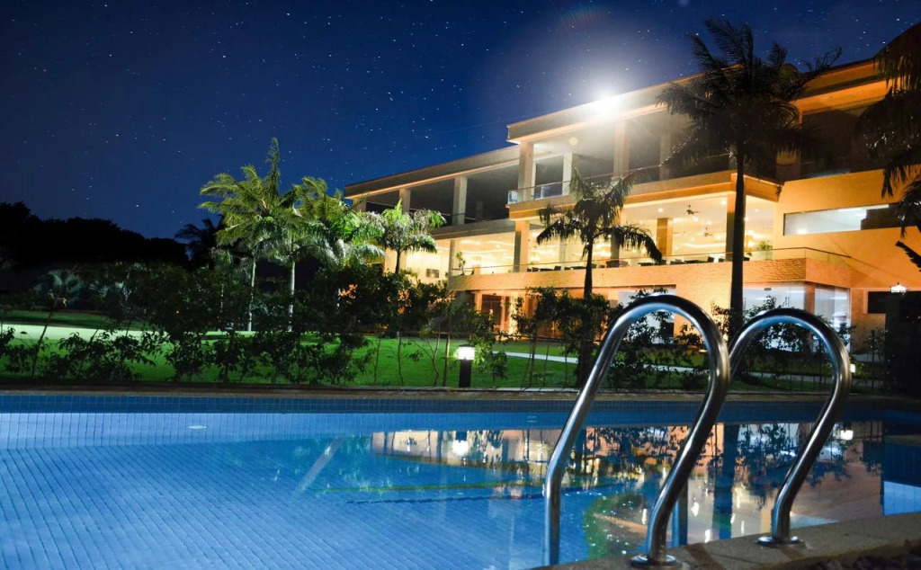 Diamond Bay Golf and Villas