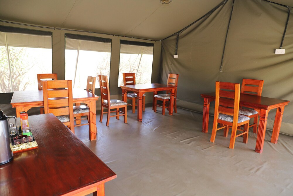 Emunyan Mara Camp