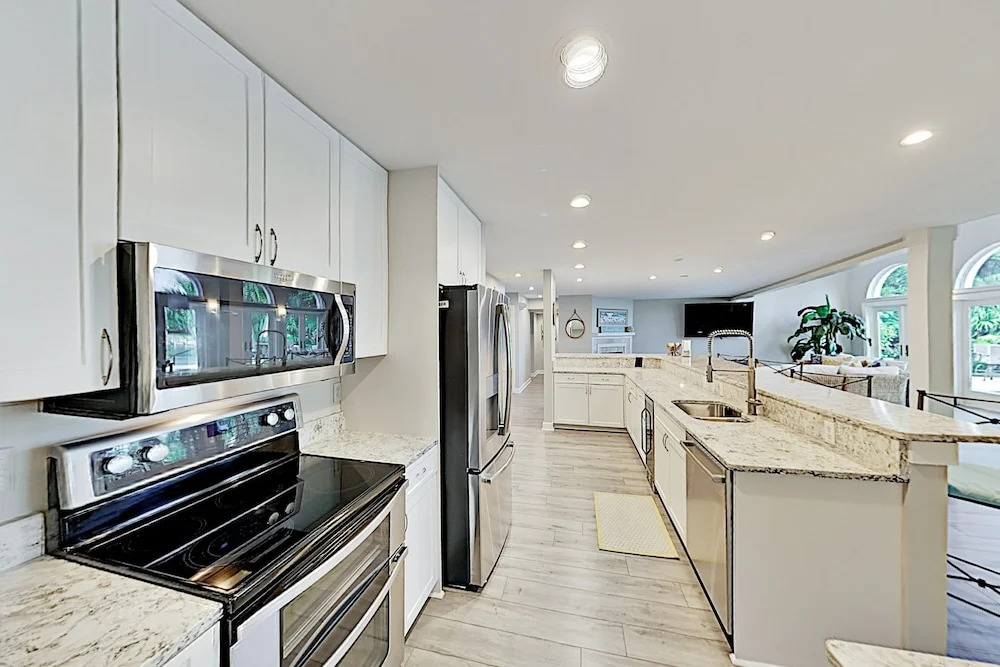 New Listing! Canalside W/ Pool, Walk To Beach 3 Bedroom Home