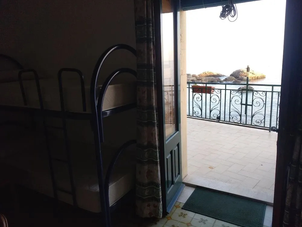 Homstel Beach - Taormina Hostel