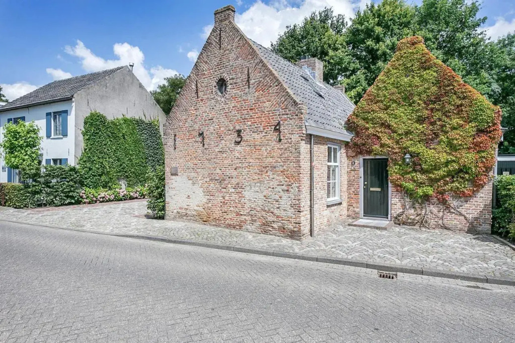 Van Gogh Cottage