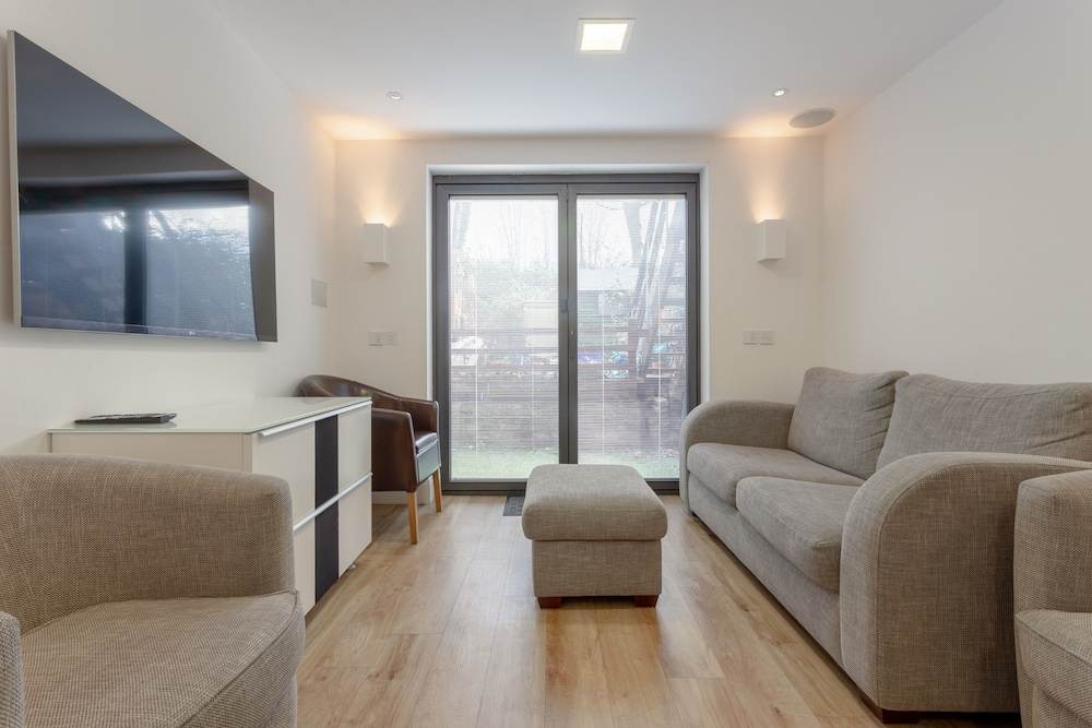 Luxury 2 Bedroom London Apartment