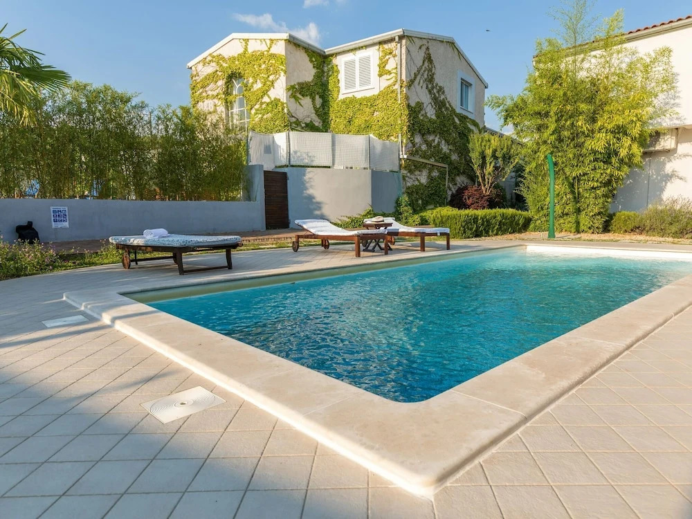 Amazing 2 Villa Property, Fenced Garden With 2 Private Pools