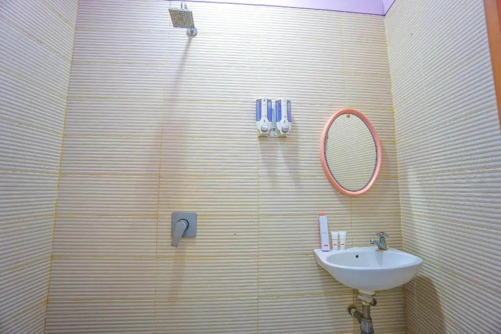 OYO 1573 Mahera Guest House