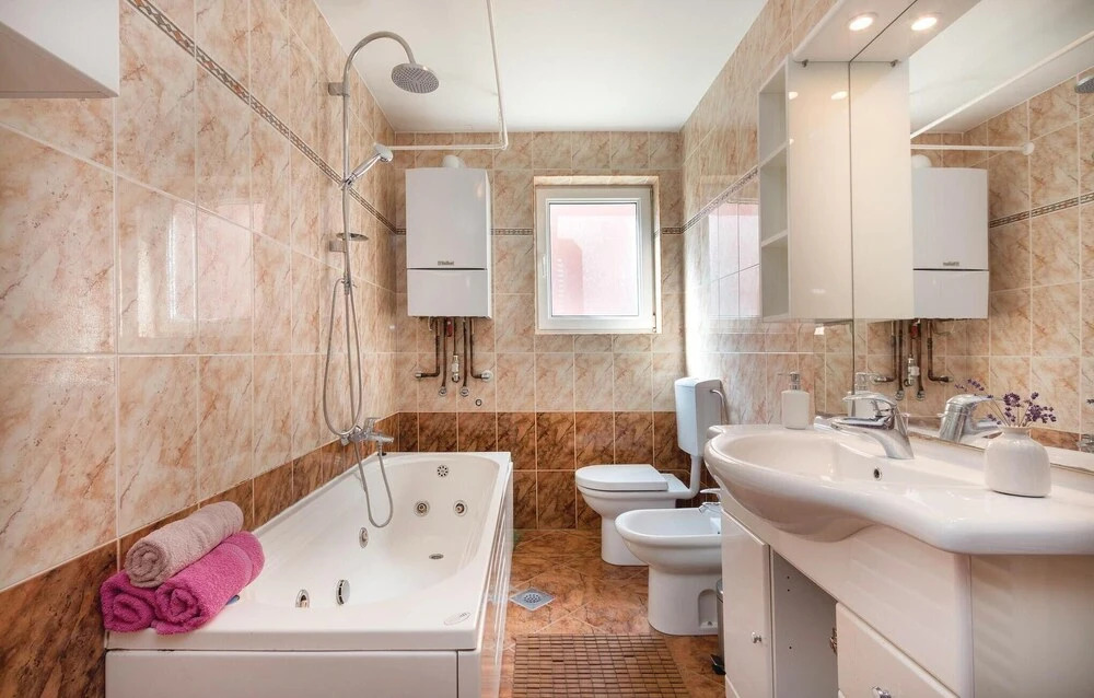 Five-Bedroom Holiday Home In Fazana