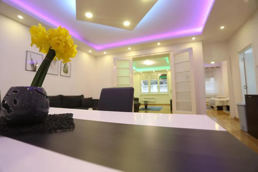 De Luxe Republic Square Apartment of 100sqm