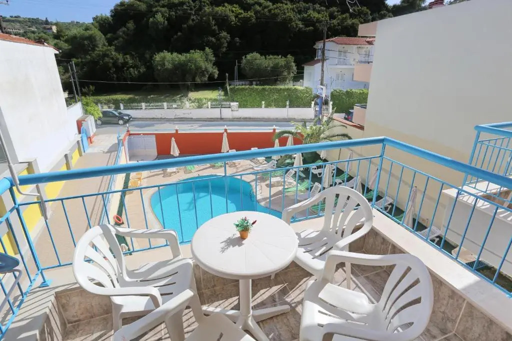 Summer Dream Hotel