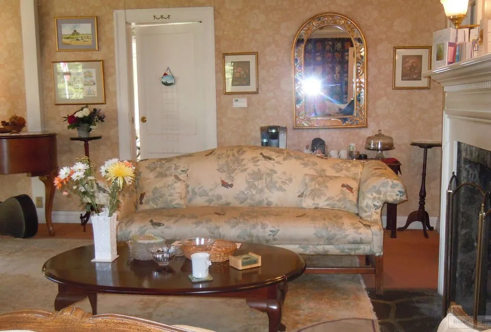 Tidewater Inn