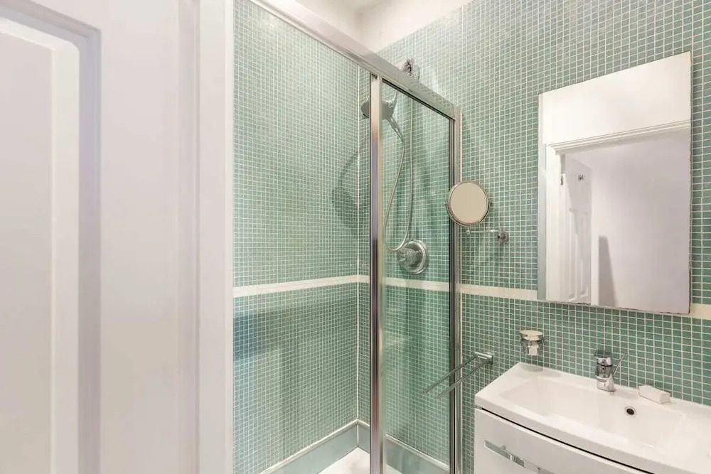 Stunning 2 Bed Apt, Sleeps 3 in Kensington