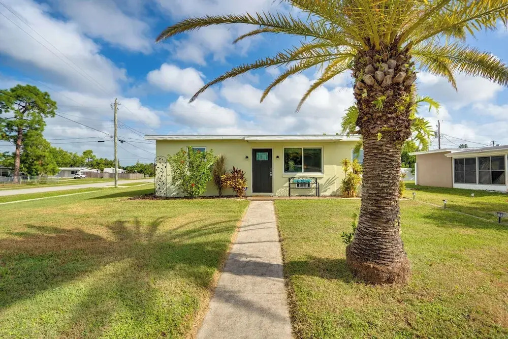 Relax in Hot Tub, Walk to Springs: North Port Home