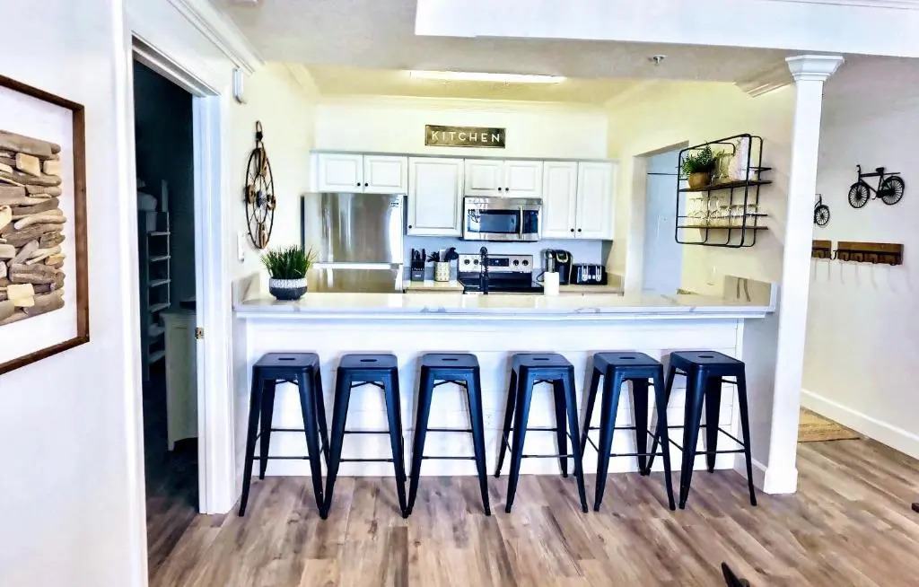 Barefoot Bliss - beachfront condo - sleeps 14