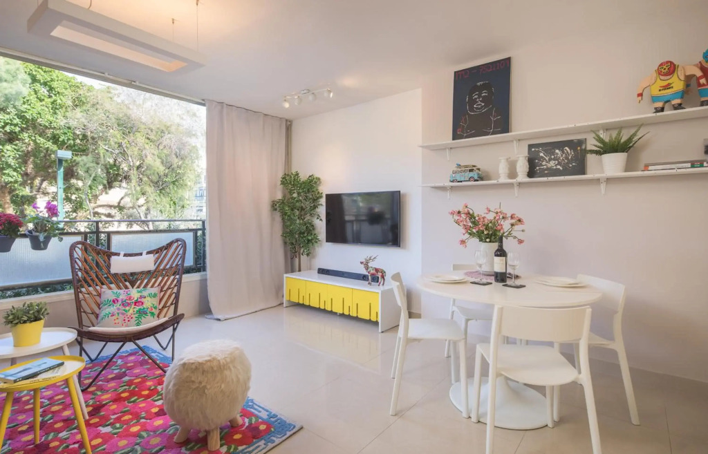 Boulevard View 2 Bedrooms Near the Beach