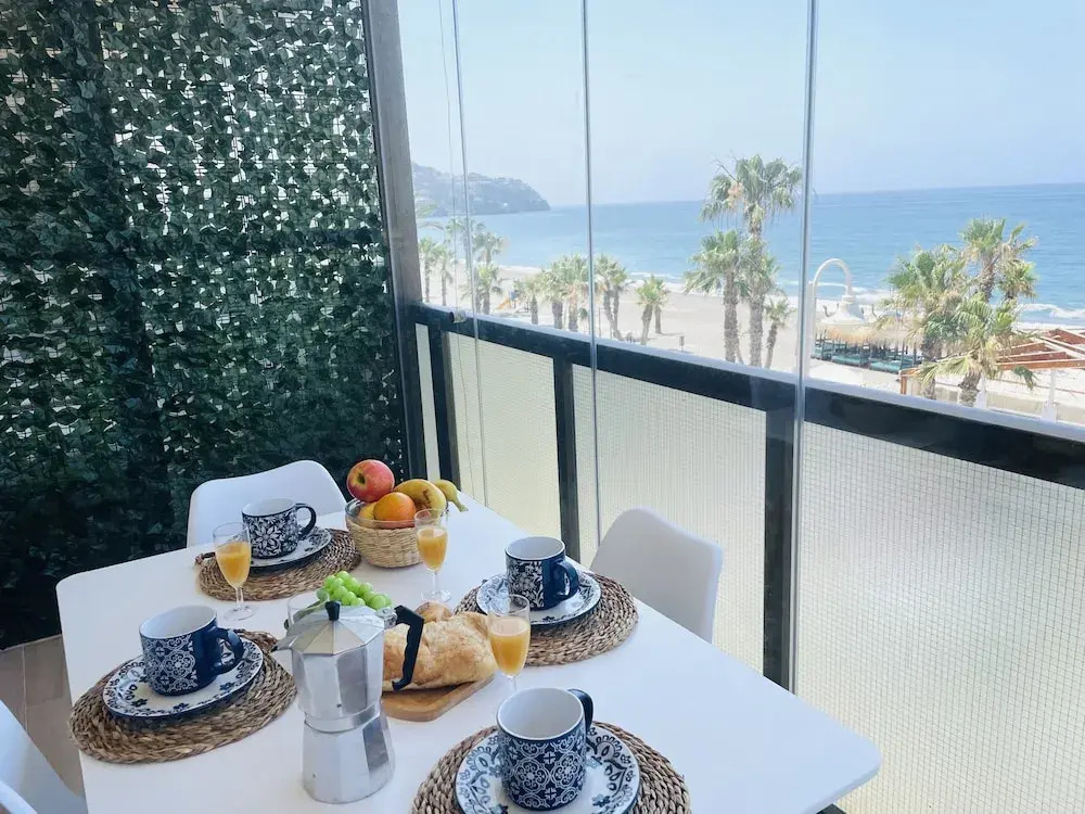 Apartamento Sol y Mar la Herradura by At Home Cost