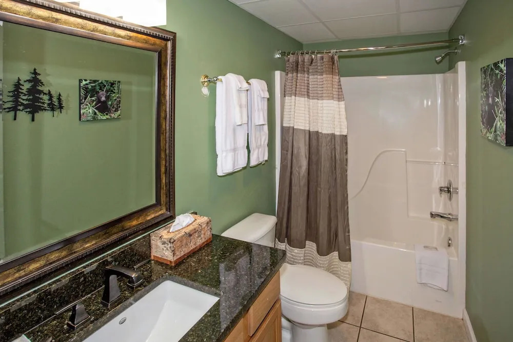 Whispering Pines 552