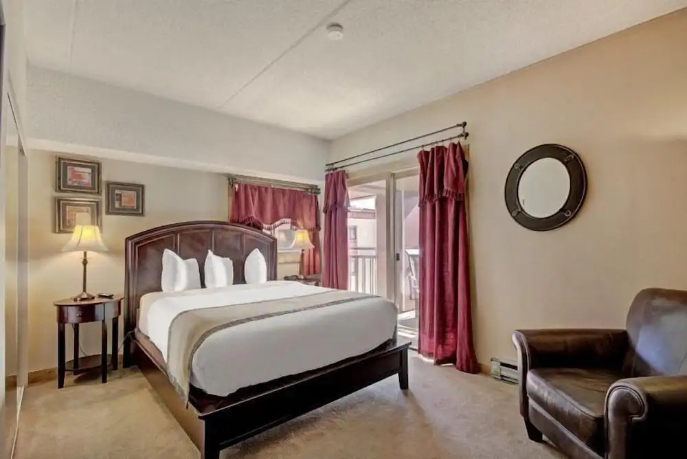 4 Bedroom Ski In, Ski Out Mountain Vacation Rental Located Next To Historic Main Street In Downtown Breckenridge