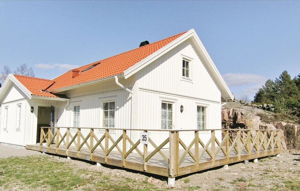 Nice Home In Fjällbacka With Sauna