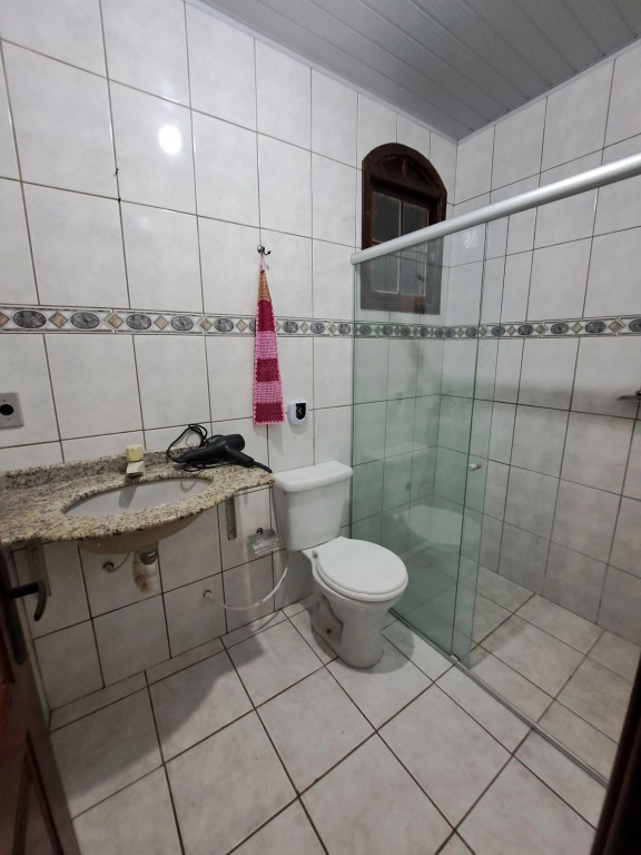4 Quartos Espaçosos C/churrasqueira E Praia A 150m
