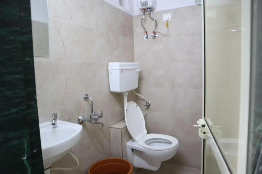 Indigo Room Sharing Dormitory - Near International Airport