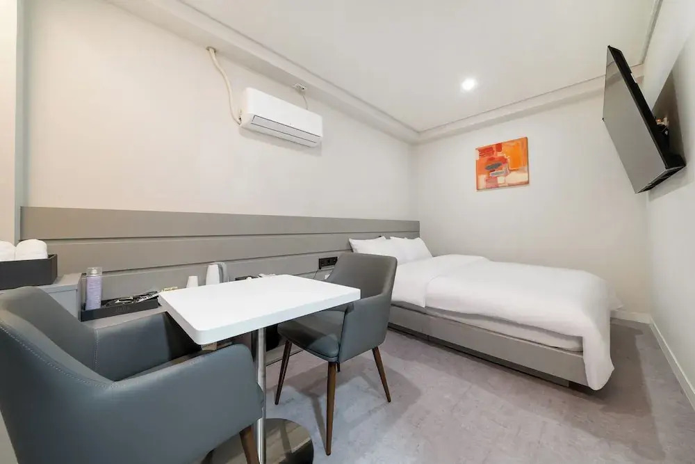 Alma Hotel