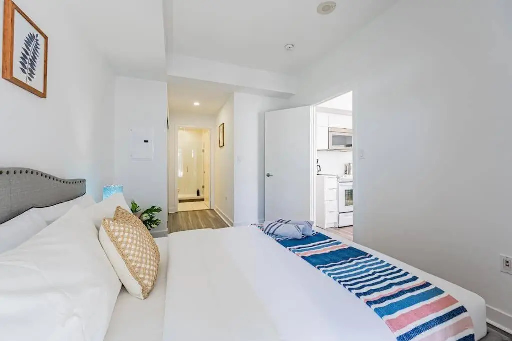 Beautiful 2BR-2Bath Condo Parking Balcony