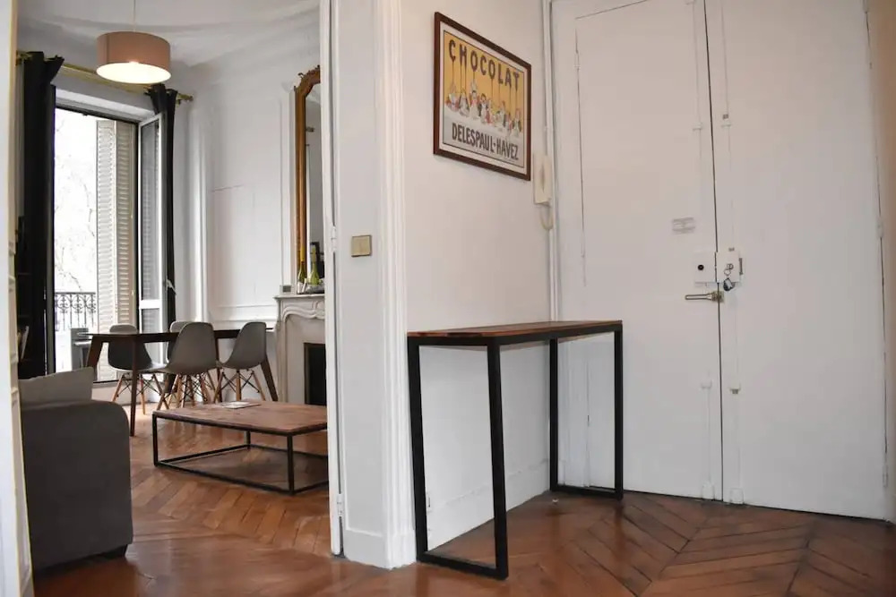 Parisian Apartment In Prime Location