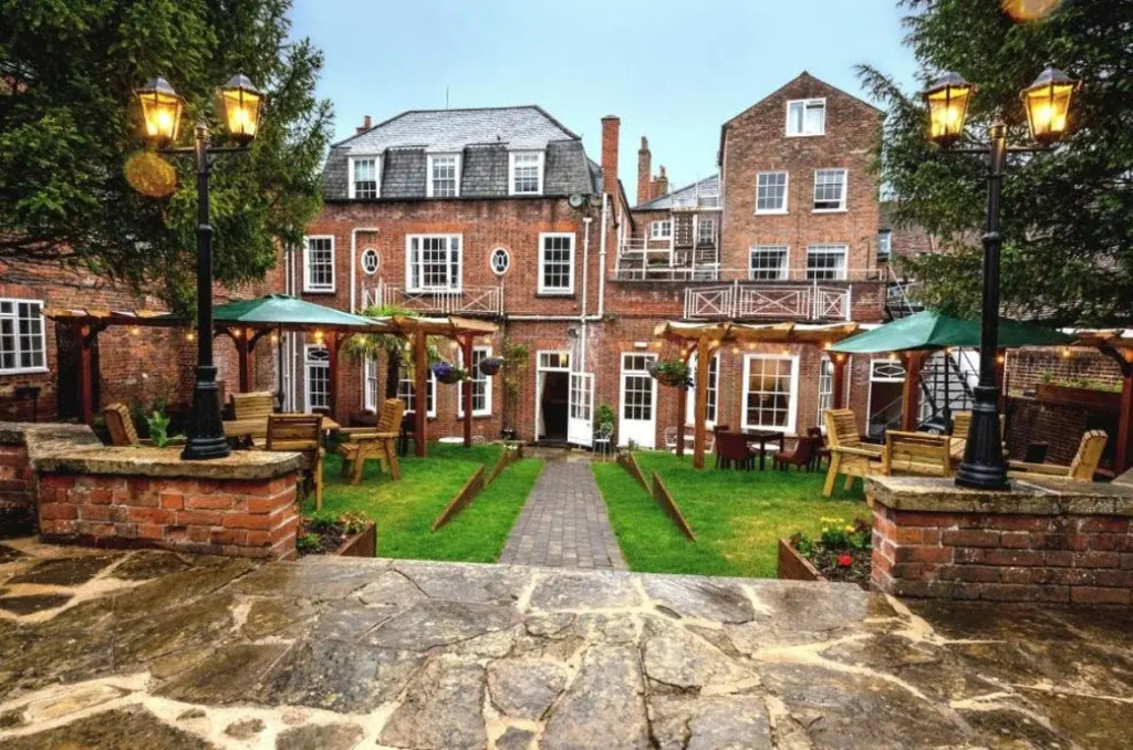 The Chequers Hotel