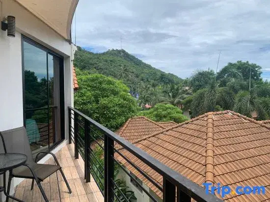 Penthouse Crystal Bay Apartments
