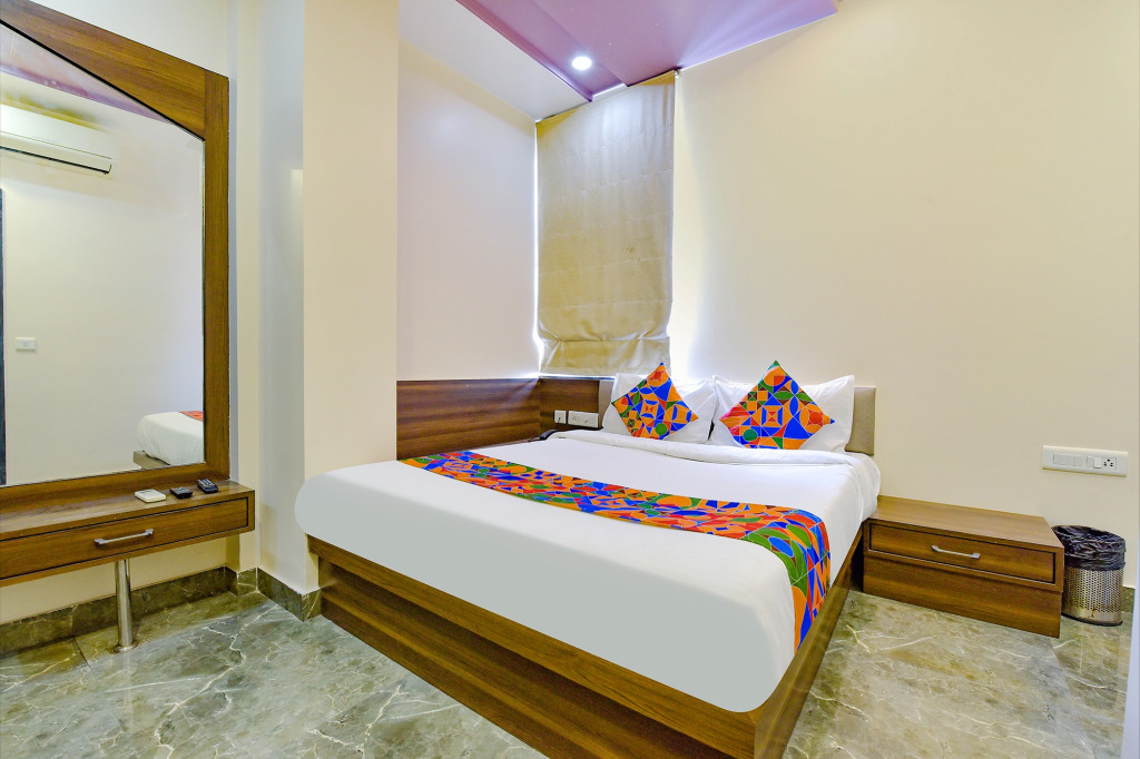 FabHotel Resolute