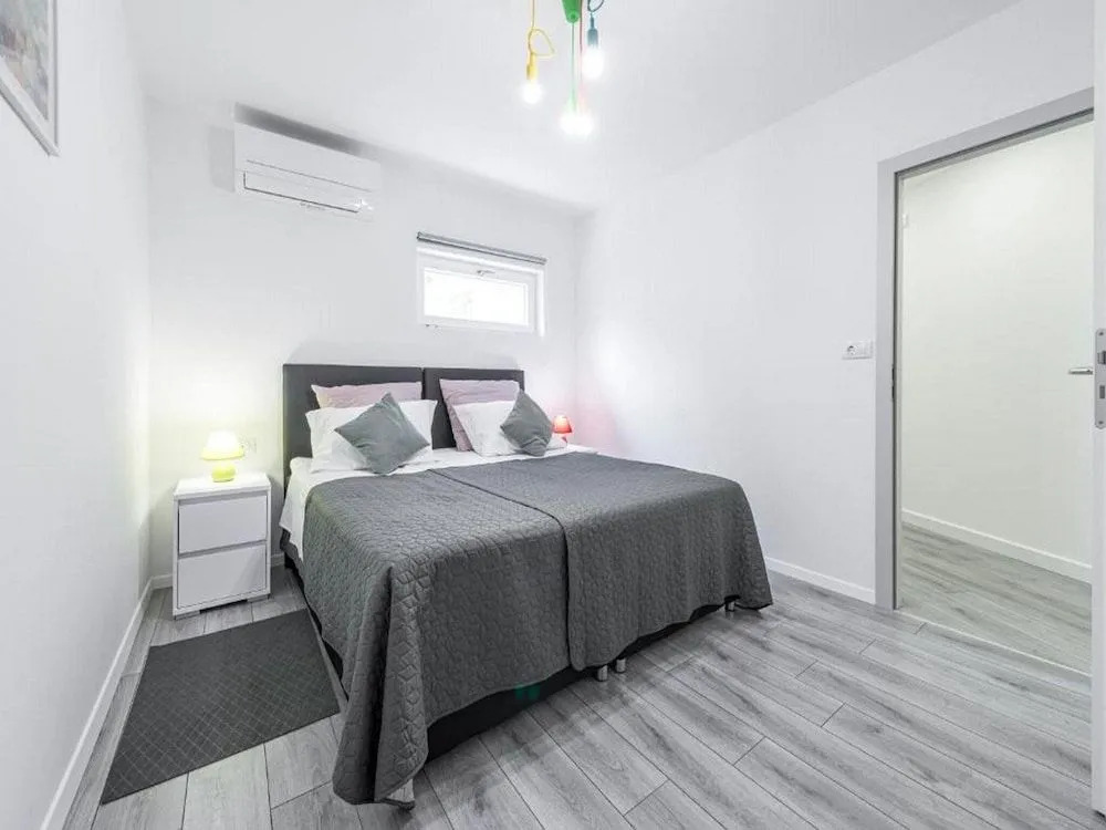 Holiday Home Nest