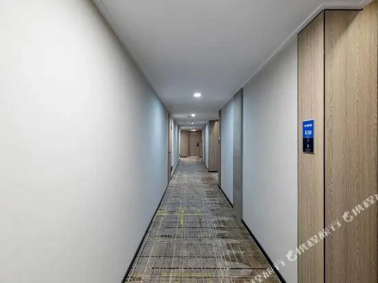 Yangguang Holiday Hotel