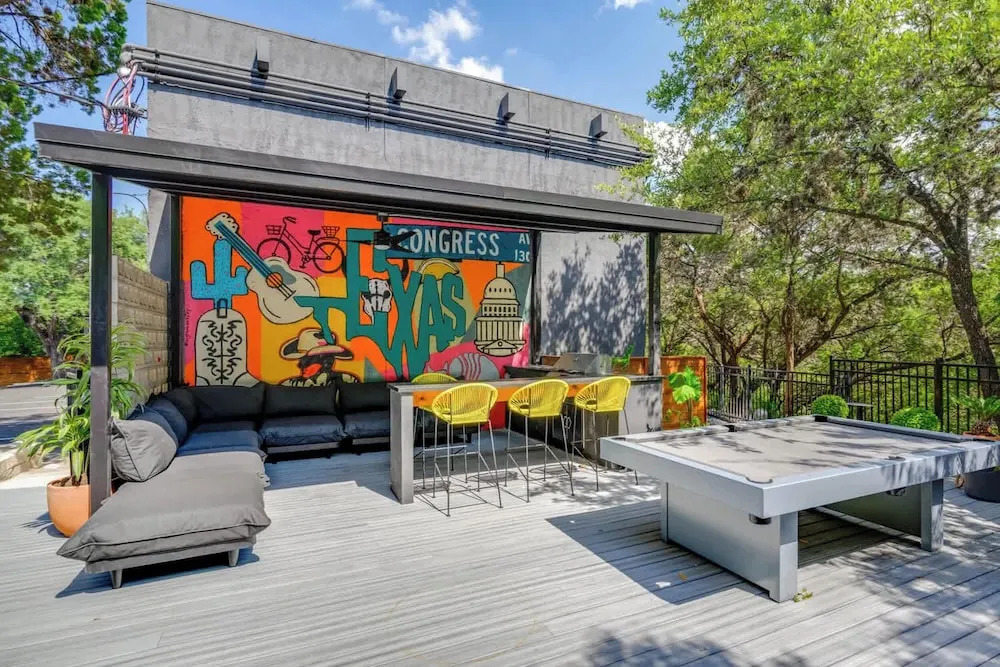 Prime SoCo boutique studios with laundry WiFi 7 Min to DT