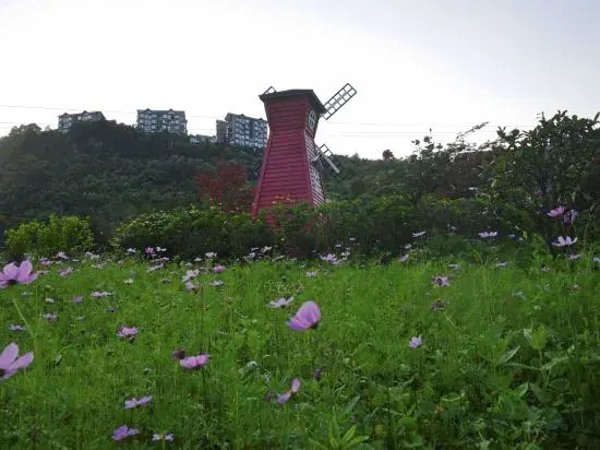 Chongqing Baihuagu Ecological Vacation Apartment