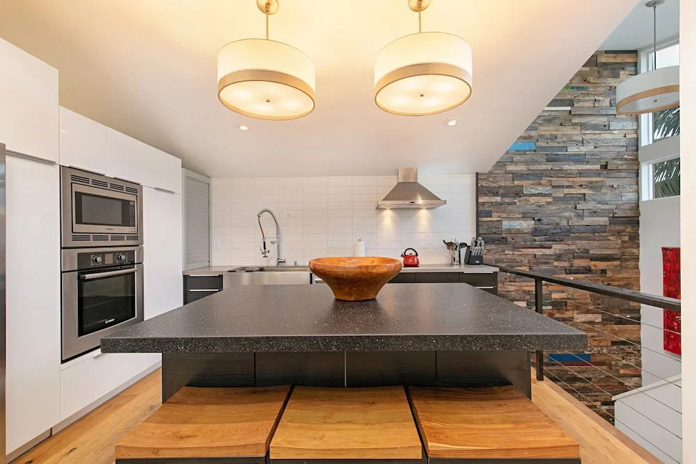 Designer Beach Condo w/ Pool, Spa & Tennis condo
