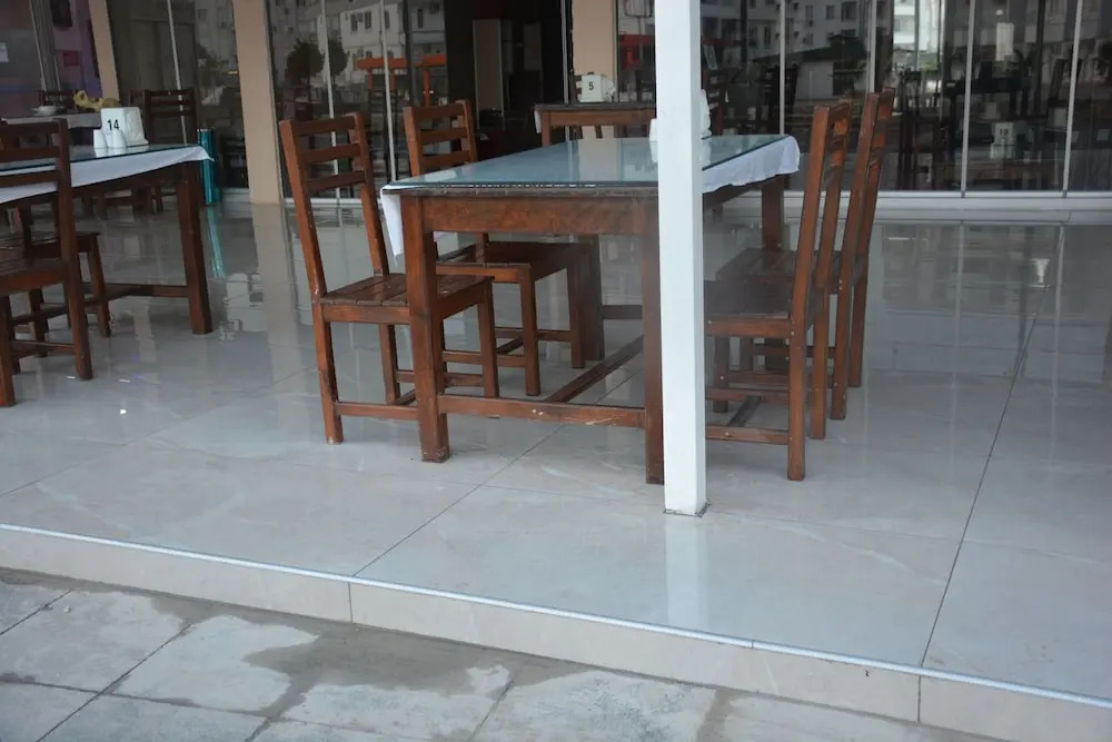 Hira Hotel
