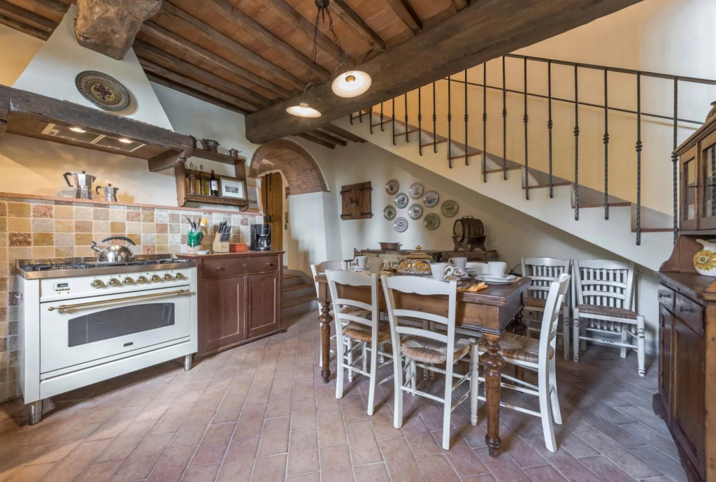 5 bedrooms villa in the Chianti region with private swimming poo, A/C and Wi-Fi-Podere Erica