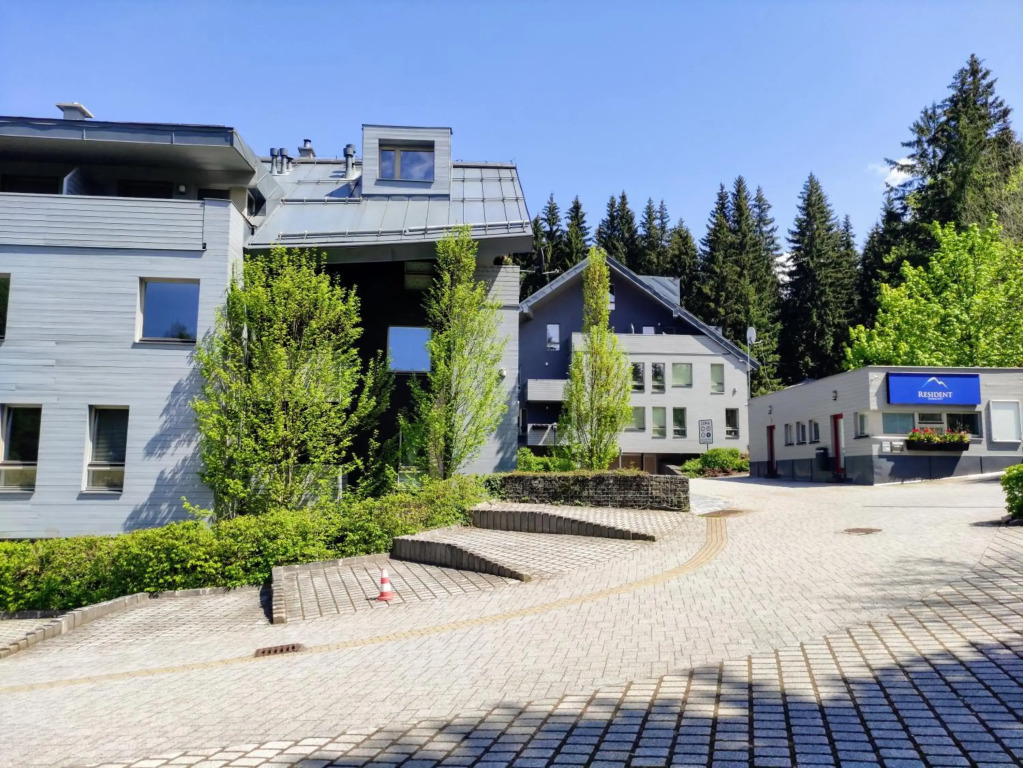 APARTMÁN RESIDENT HARRACHOV C308 Horský apartmán 2KK s velkou terasou a vlastním parkováním v garáži