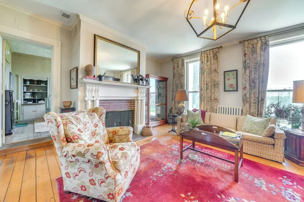Historic & Spacious Family Home in Nicholasville!