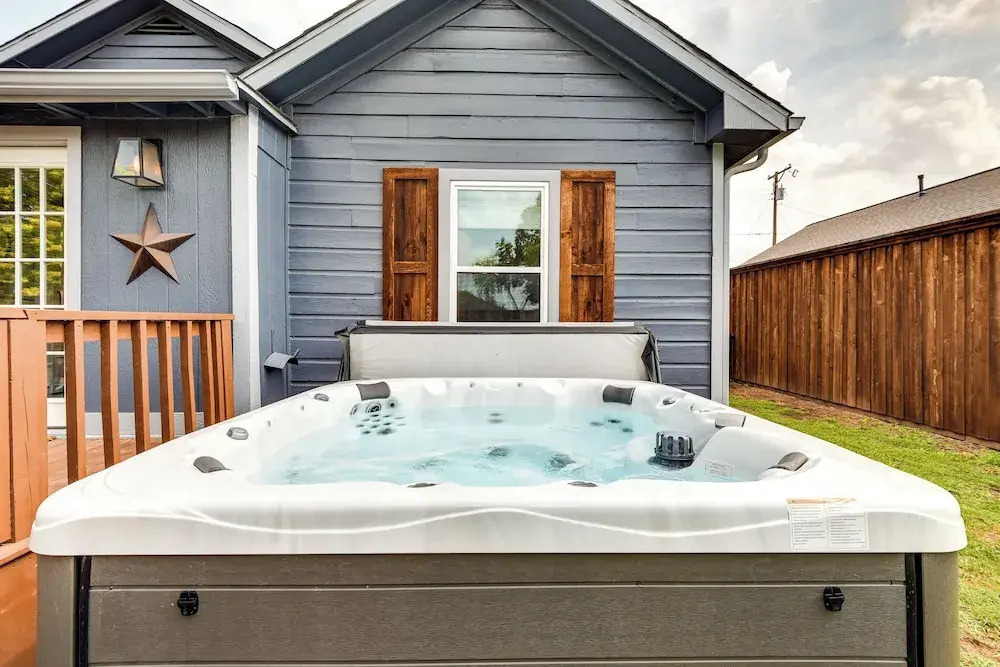 Pecan Blue Frisco Home w/ Private Yard & Hot Tub