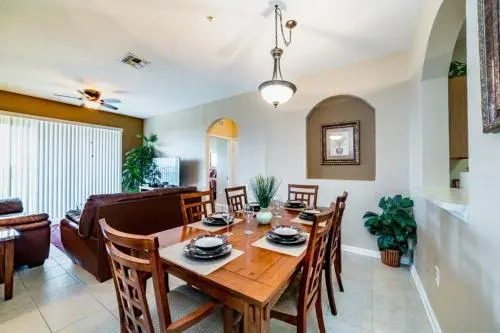 Windsor Hills Home 1282