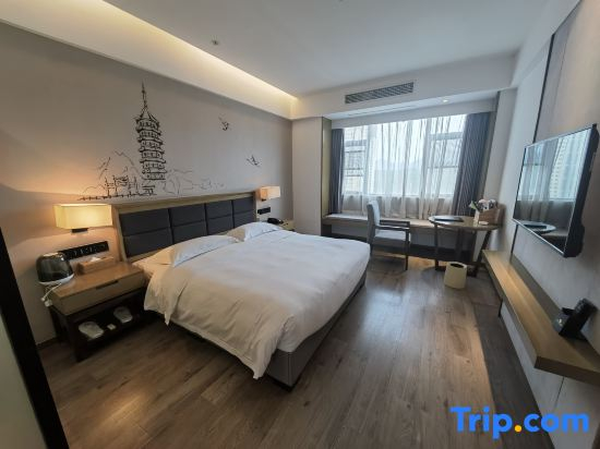 Huayue Hotel