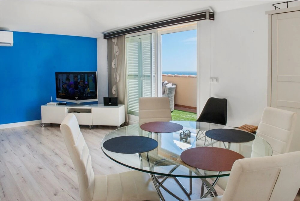Apartment - 2 Bedrooms with Pool and WiFi - 107295
