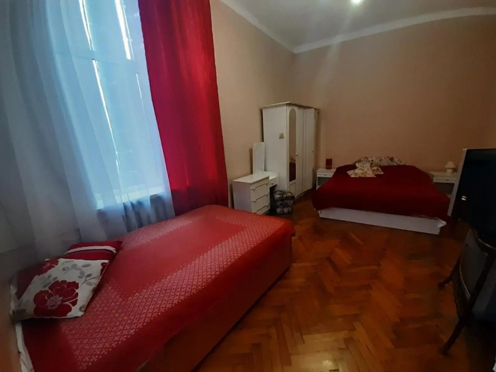 Kvartira na B Khmelnytskoho