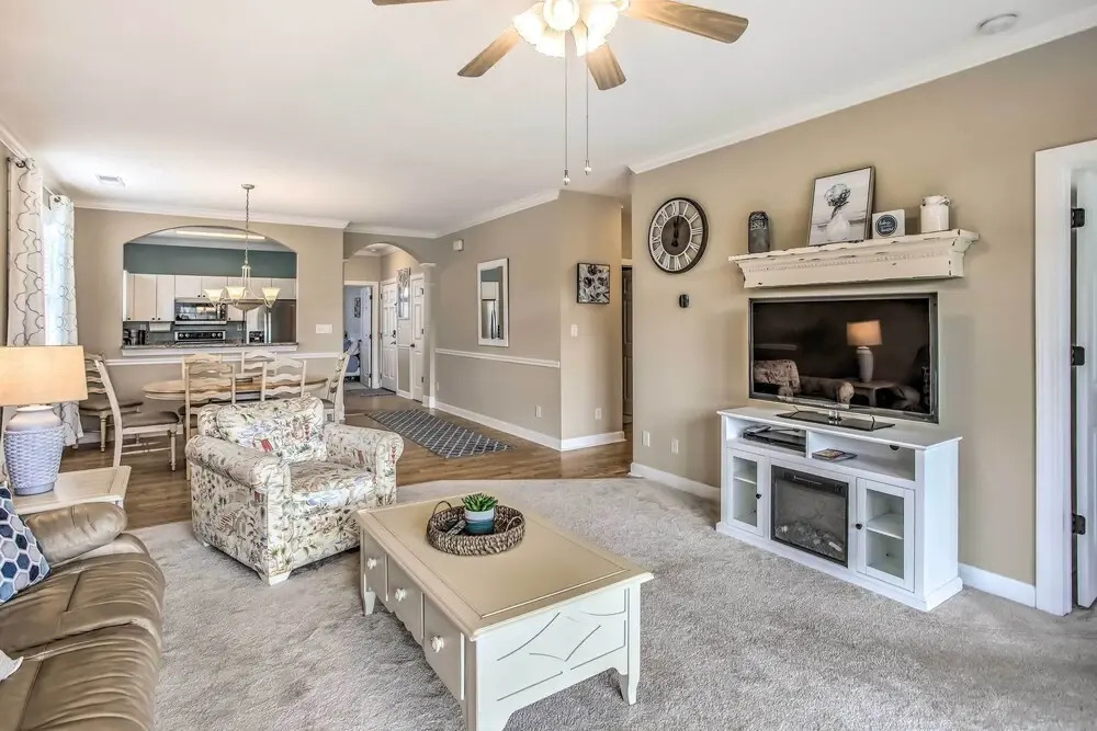 Pool, Beach & Golf: Barefoot Resort Condo!