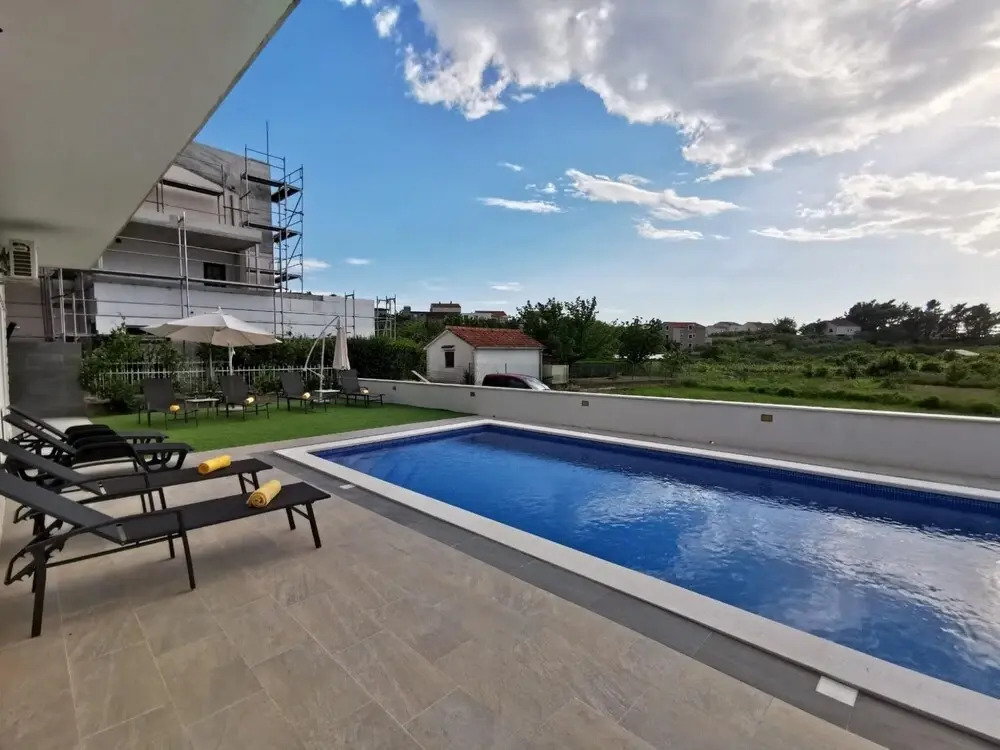 Holiday Home J D-five Bedroom Holiday Home With Outdoor Pool ID Direct Booker 21390