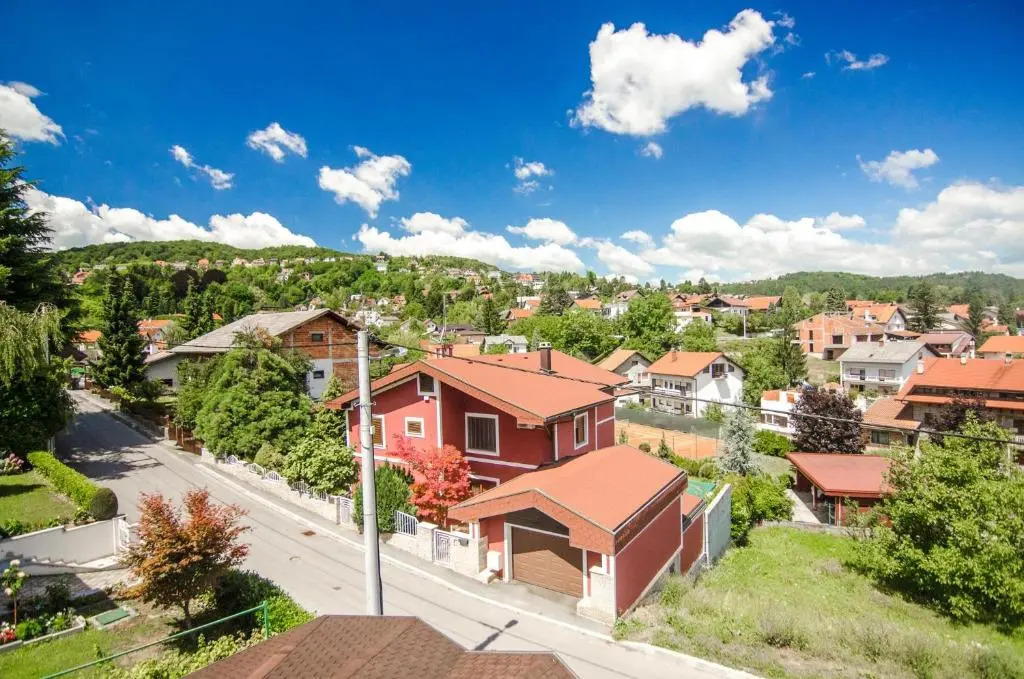 Apartment & Rooms Miboti