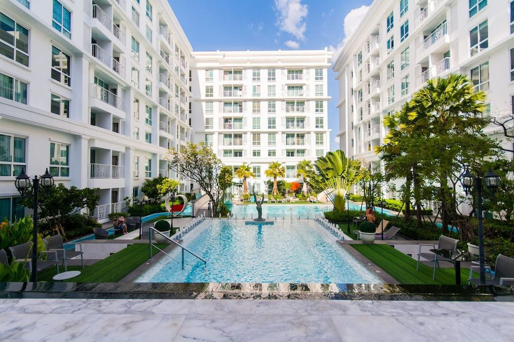 The Orient Resort and Spa by Happy Host