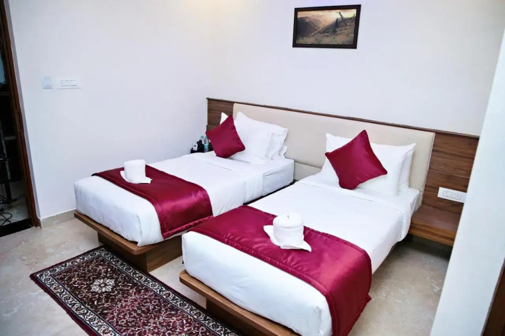 Villa Grand Hotel Near Kempegowda International Airport